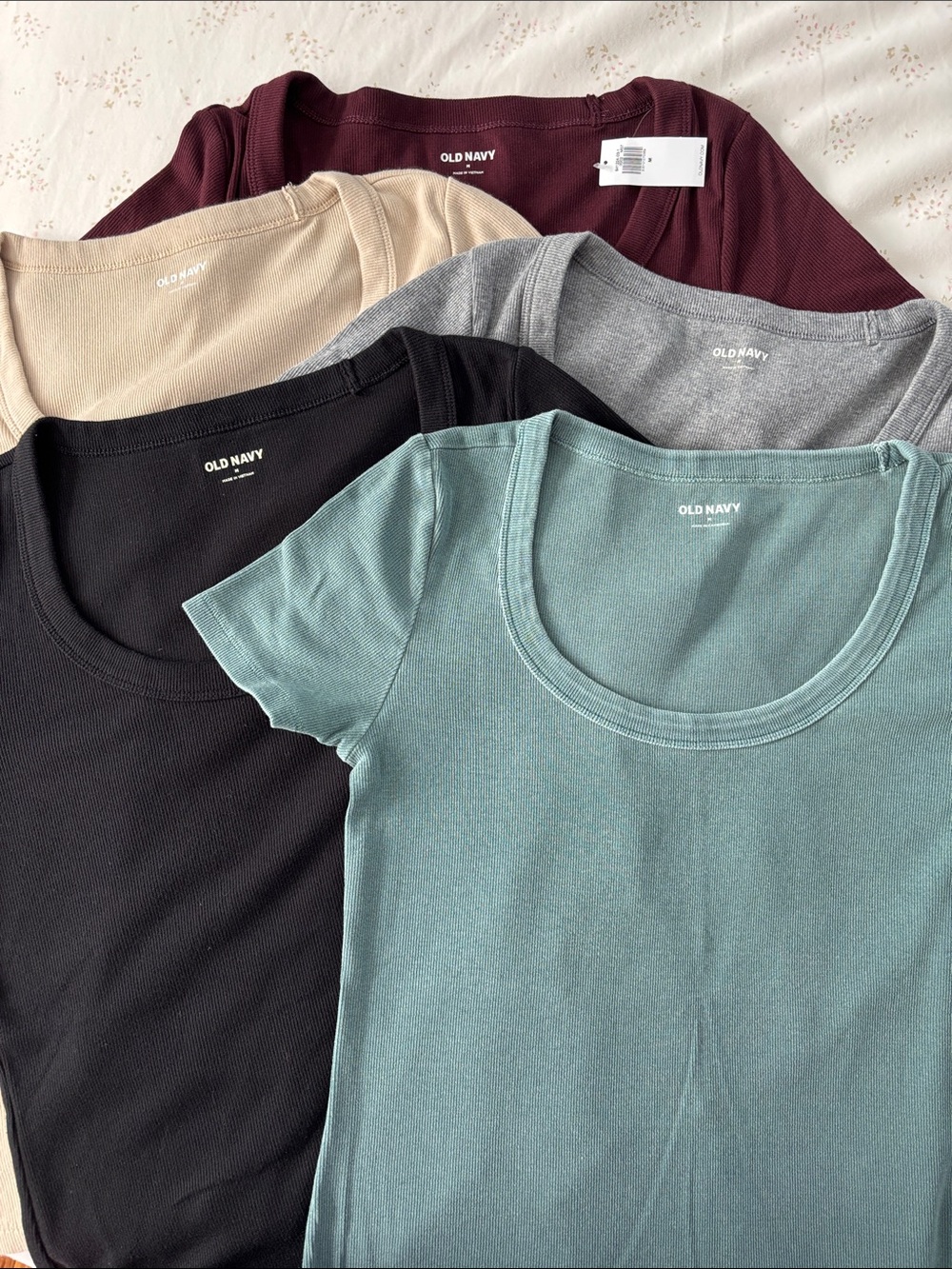 OLD NAVY SCOOP NECK RIBBED KNIT BUNDLE in Size Medium